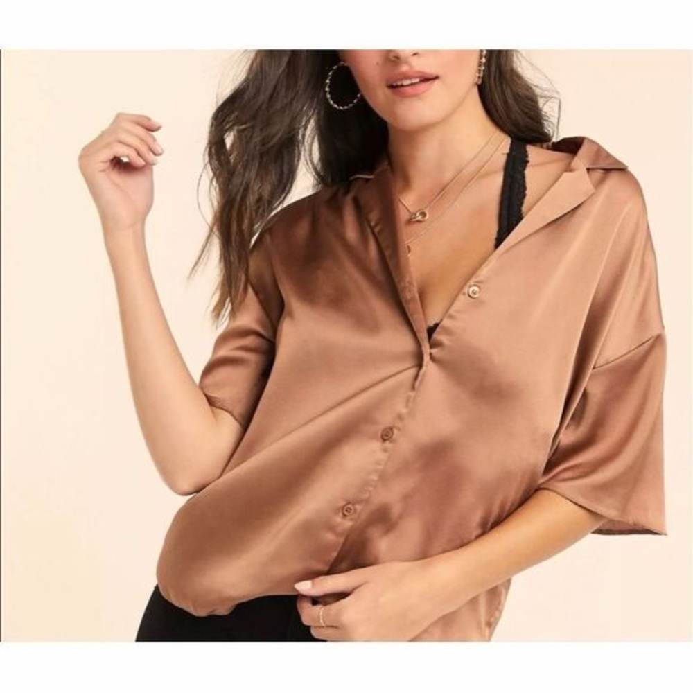 House of Harlow 1960 short sleeve collar Satin button up brown shirt small